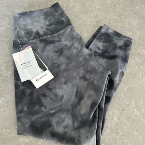 NWT LULULEMON WONDER TRAIN CONTOUR FIT
